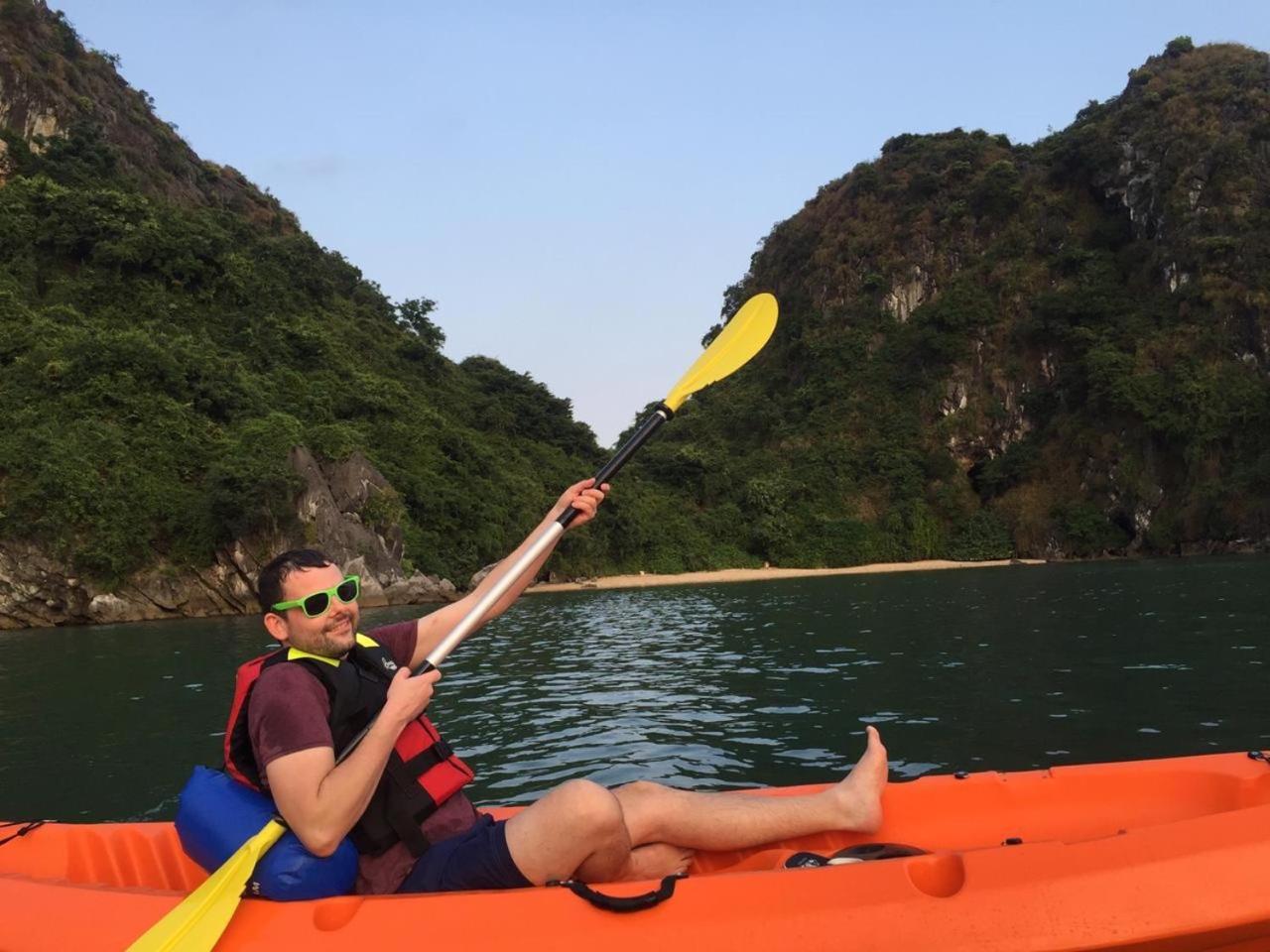 Renea Cruises Halong Hotel Ha Long Exterior photo