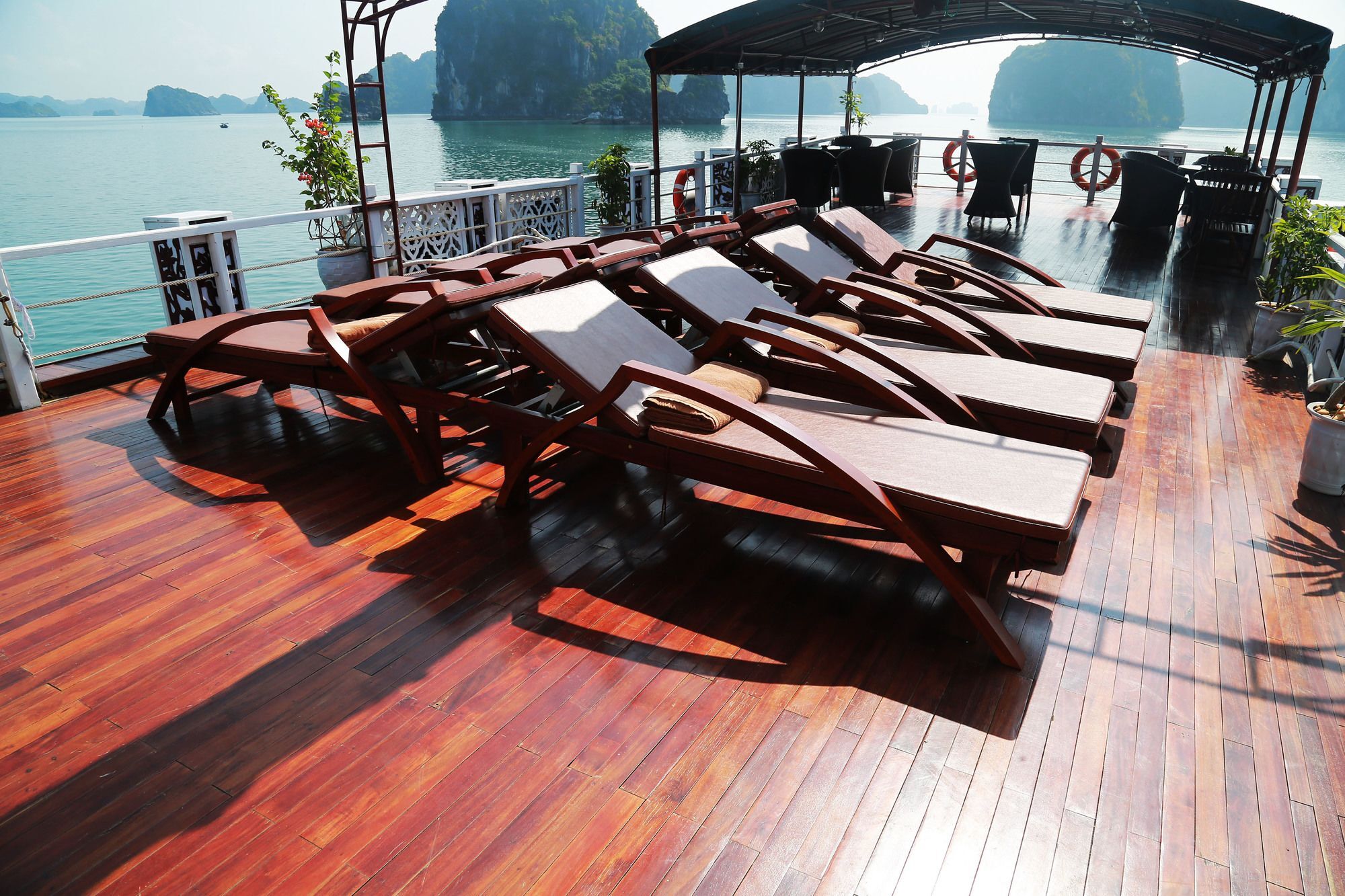 Renea Cruises Halong Hotel Ha Long Exterior photo