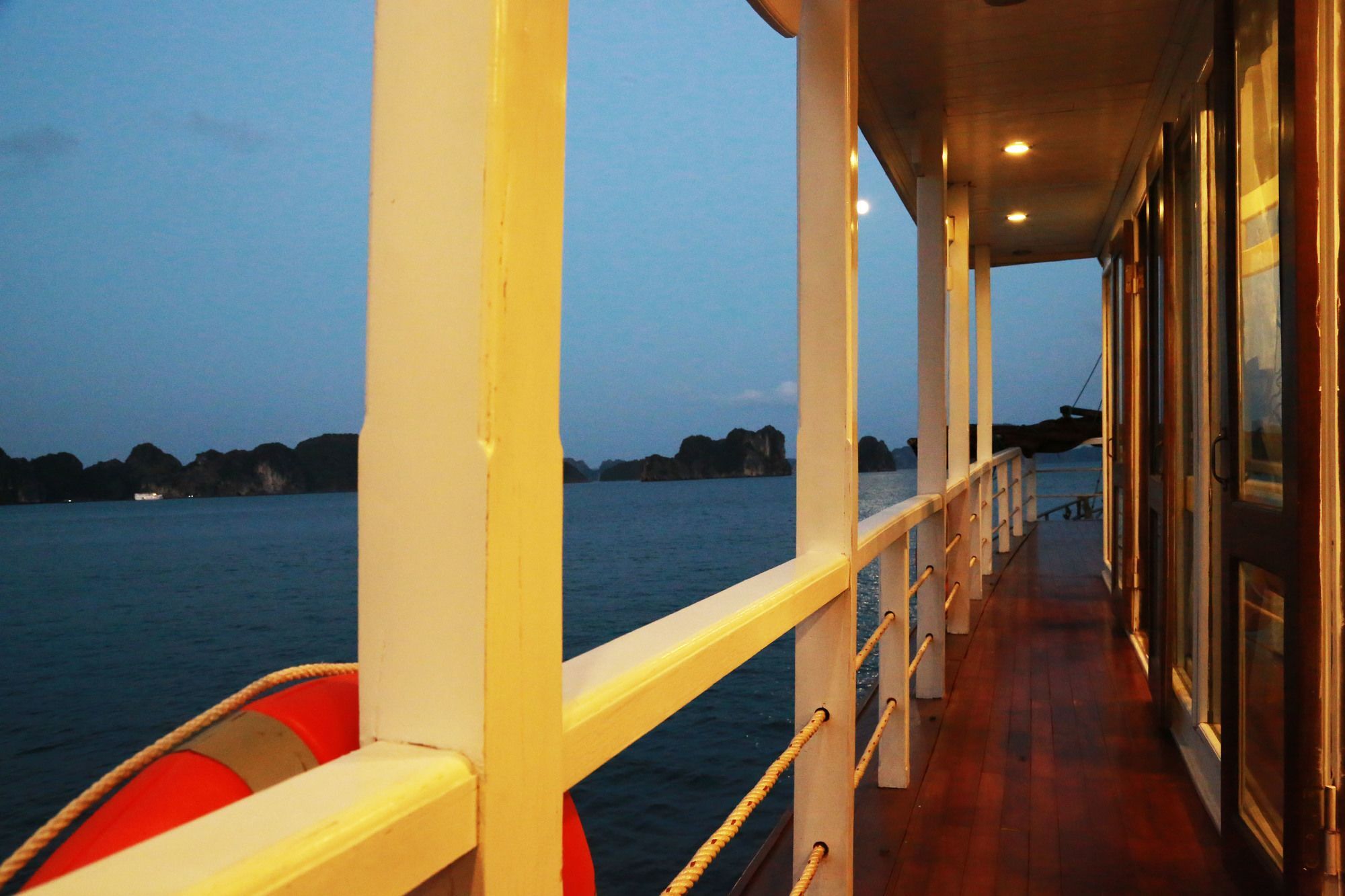 Renea Cruises Halong Hotel Ha Long Exterior photo